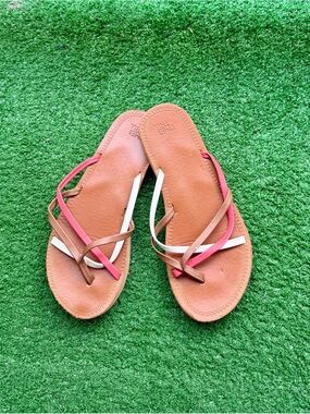 Time and Tru Multicolor Strappy Thong Flat Sandals Women's US 8 - 9